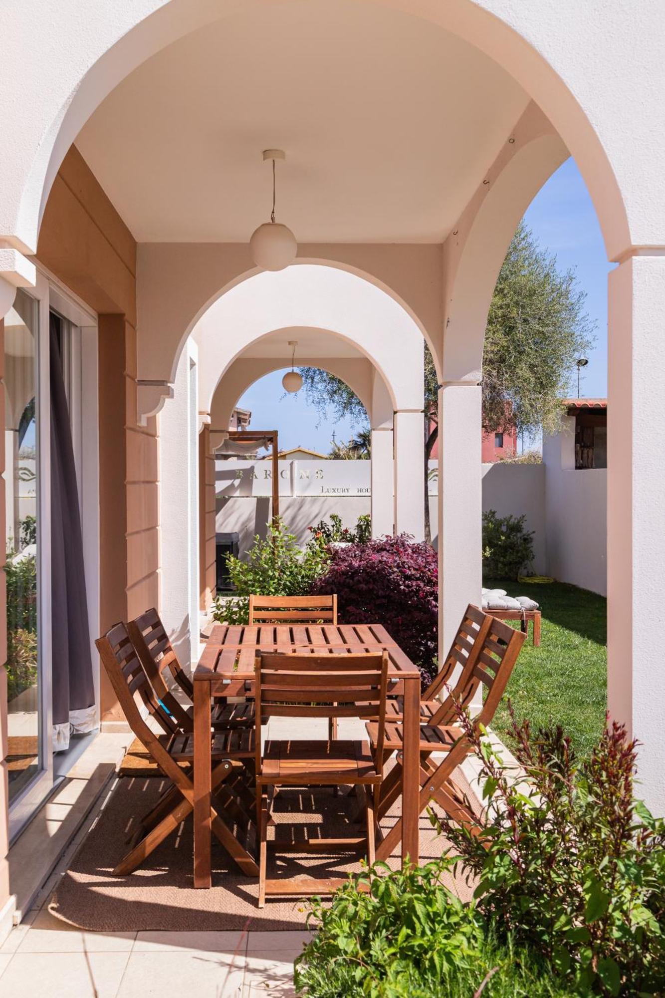 Residenza Del Barone Luxury House - Pula, Sardegna Lägenhet Exteriör bild