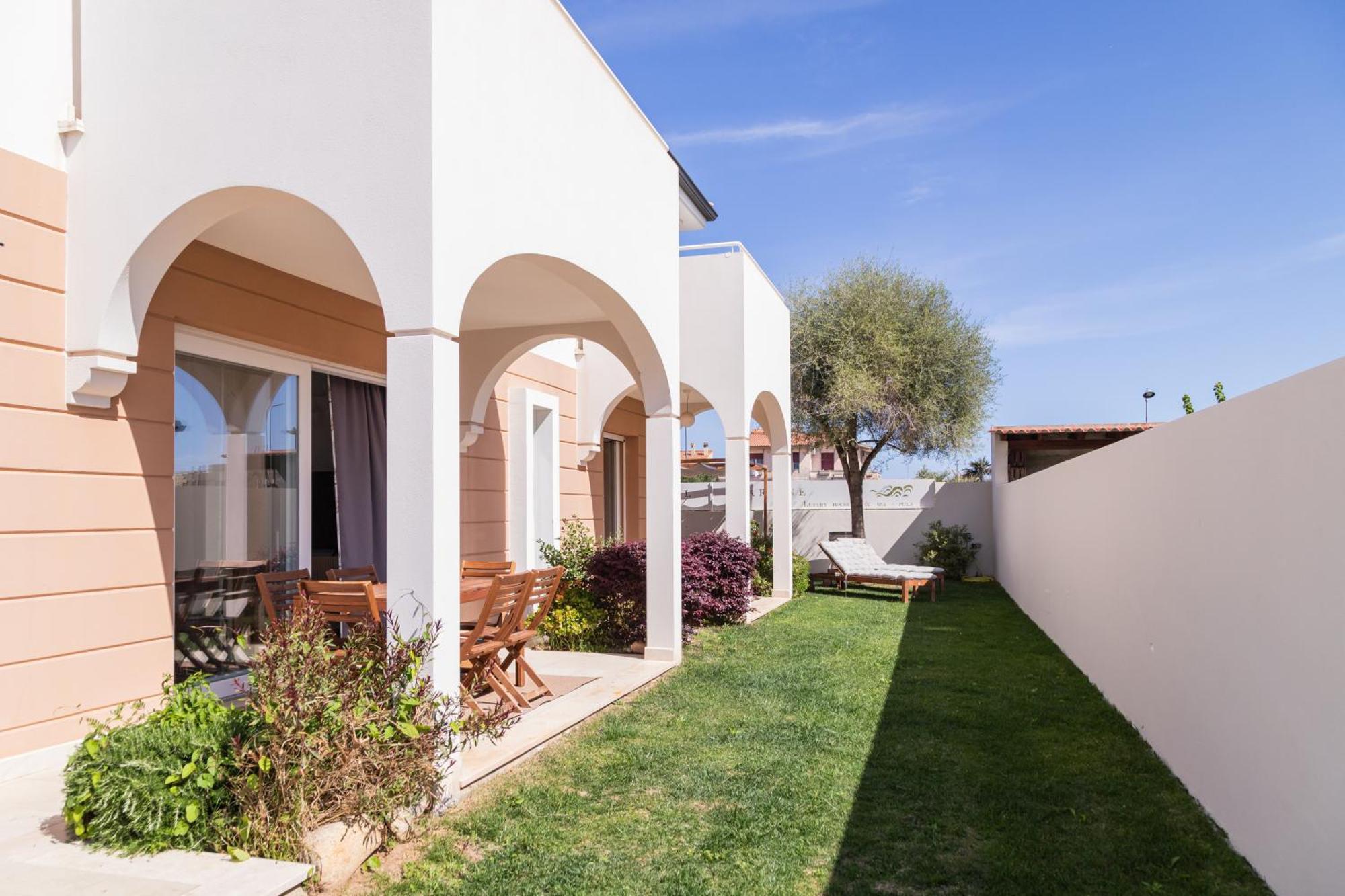 Residenza Del Barone Luxury House - Pula, Sardegna Lägenhet Exteriör bild